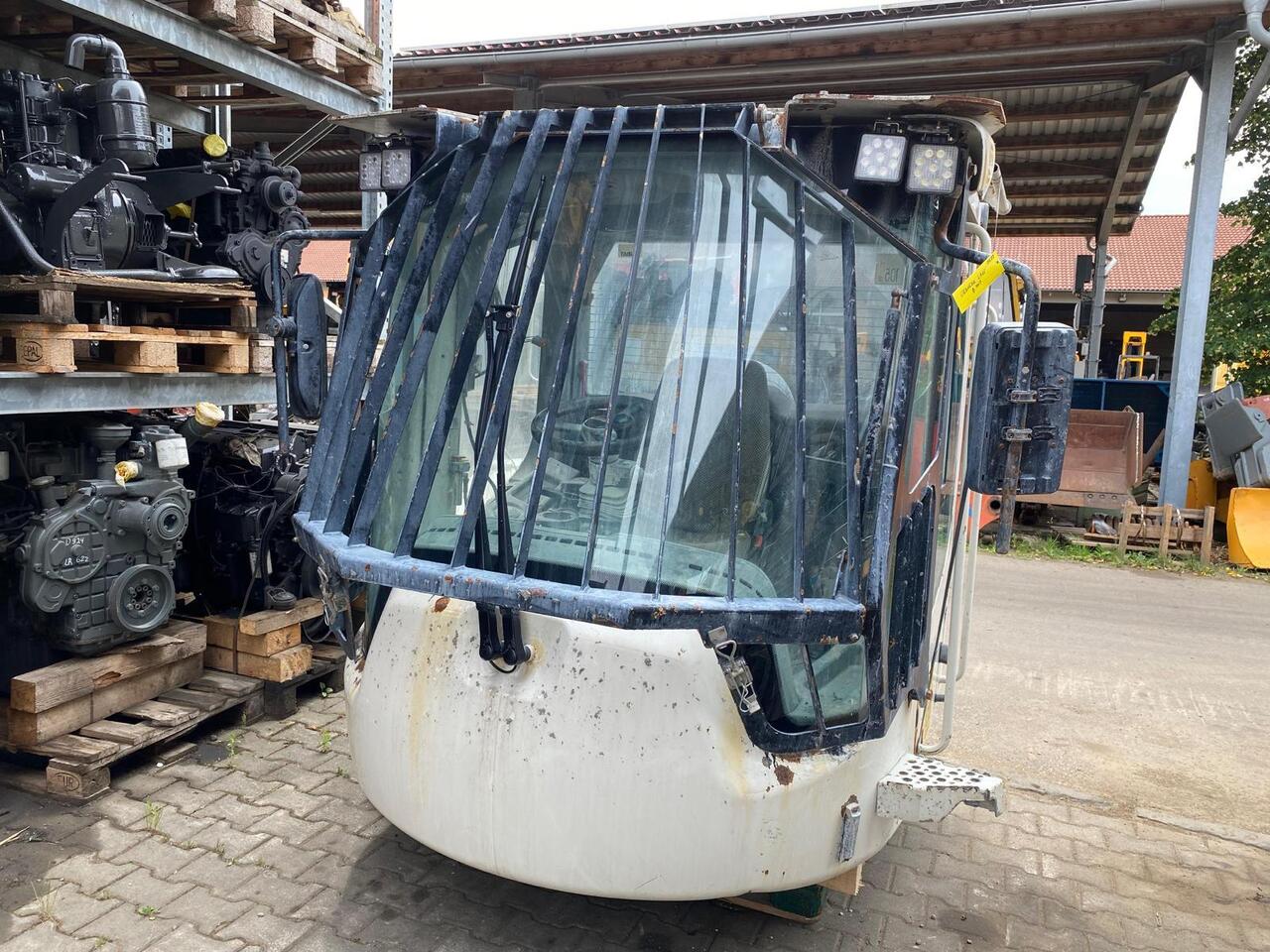 Liebherr L 566 - Fahrerhaus für Baumaschine: das Bild 2 Liebherr L 566 - Fahrerhaus für Baumaschine: das Bild 2