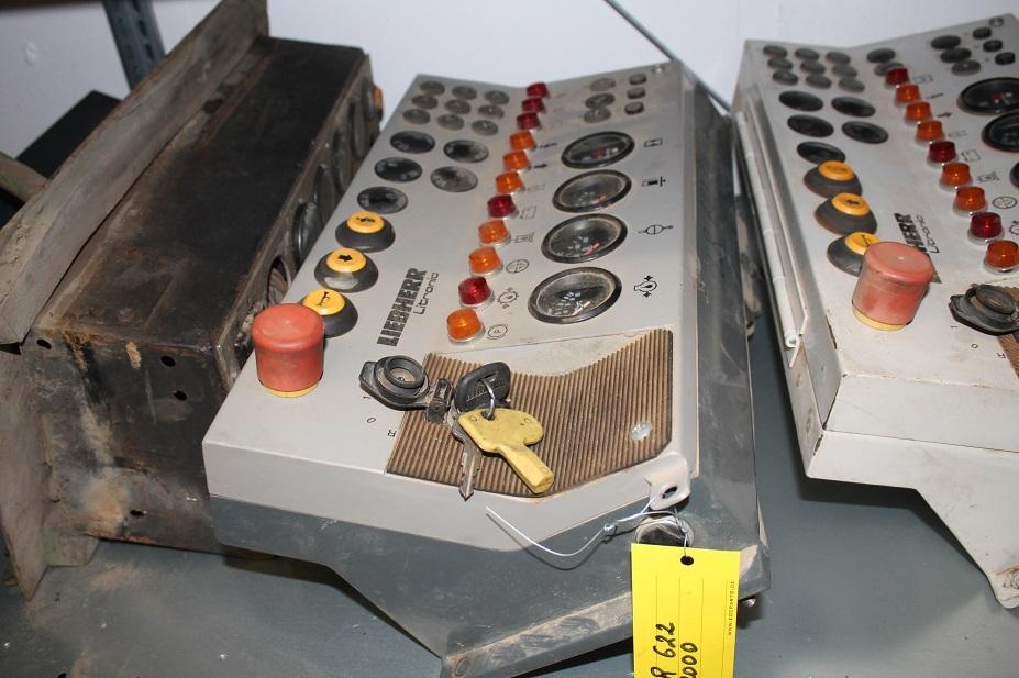 Liebherr LR 622 - Armaturenbrett für Baumaschine: das Bild 3 Liebherr LR 622 - Armaturenbrett für Baumaschine: das Bild 3