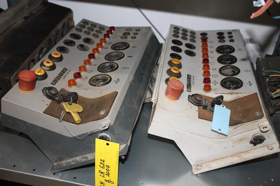 Liebherr LR 622 - Armaturenbrett für Baumaschine: das Bild 1 Liebherr LR 622 - Armaturenbrett für Baumaschine: das Bild 1