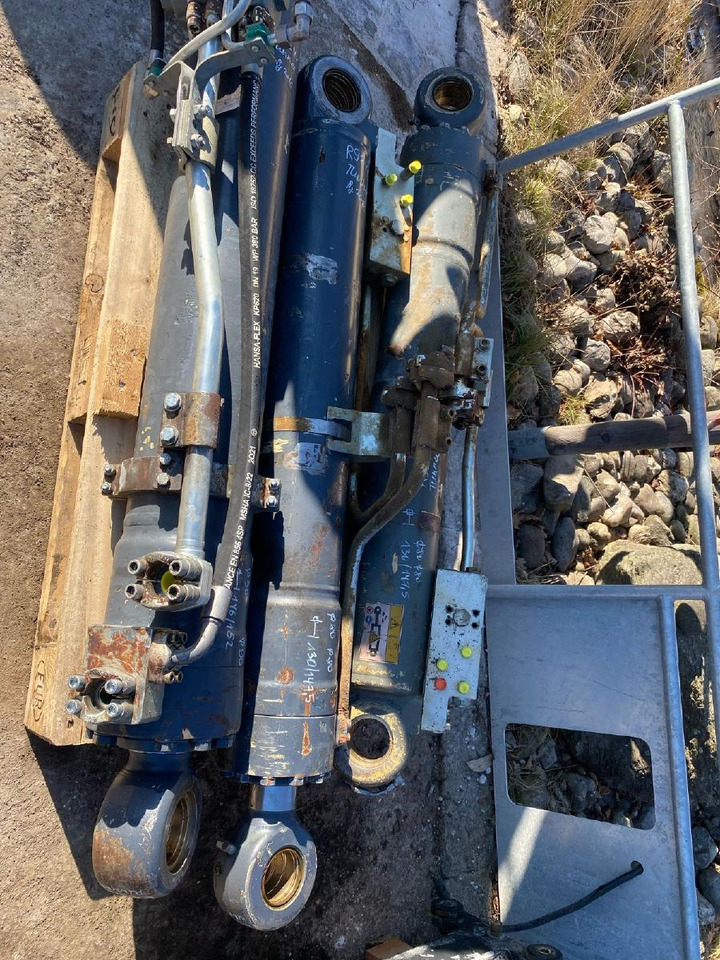 Liebherr R 924 C - Hydraulikzylinder für Baumaschine: das Bild 3 Liebherr R 924 C - Hydraulikzylinder für Baumaschine: das Bild 3