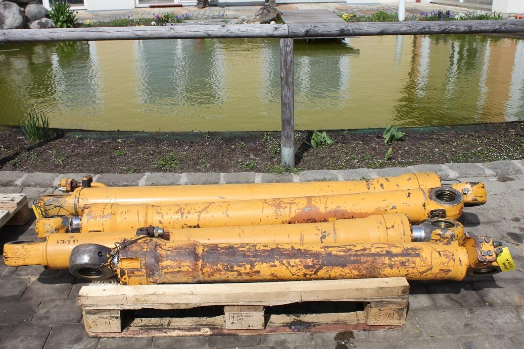 Liebherr R 924 - Hydraulikzylinder für Baumaschine: das Bild 1 Liebherr R 924 - Hydraulikzylinder für Baumaschine: das Bild 1