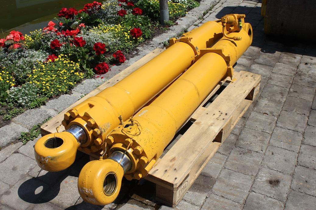 Liebherr R 934 LIT - Hydraulikzylinder für Baumaschine: das Bild 2 Liebherr R 934 LIT - Hydraulikzylinder für Baumaschine: das Bild 2