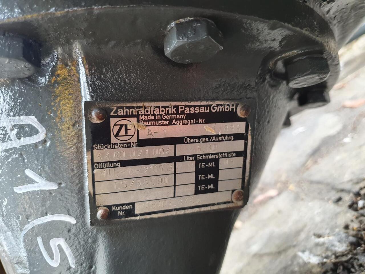Achse und Teile für Baumaschine Liebherr ZF aus LH A902: das Bild 8