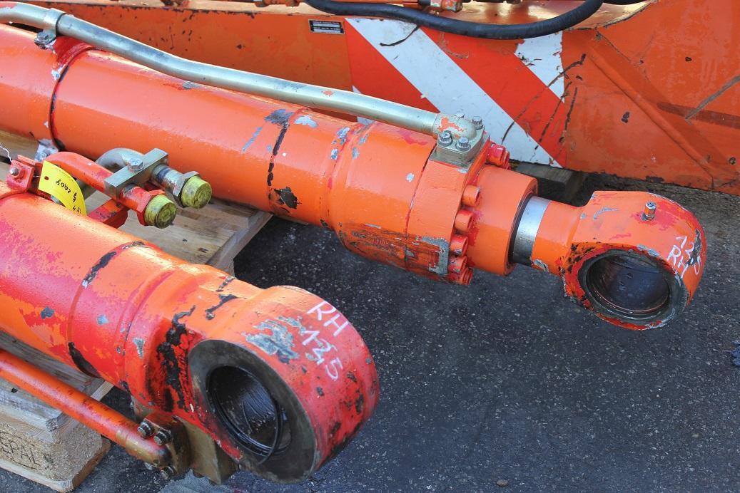 Hydraulikzylinder für Kettenbagger O&K RH 12,5: das Bild 6