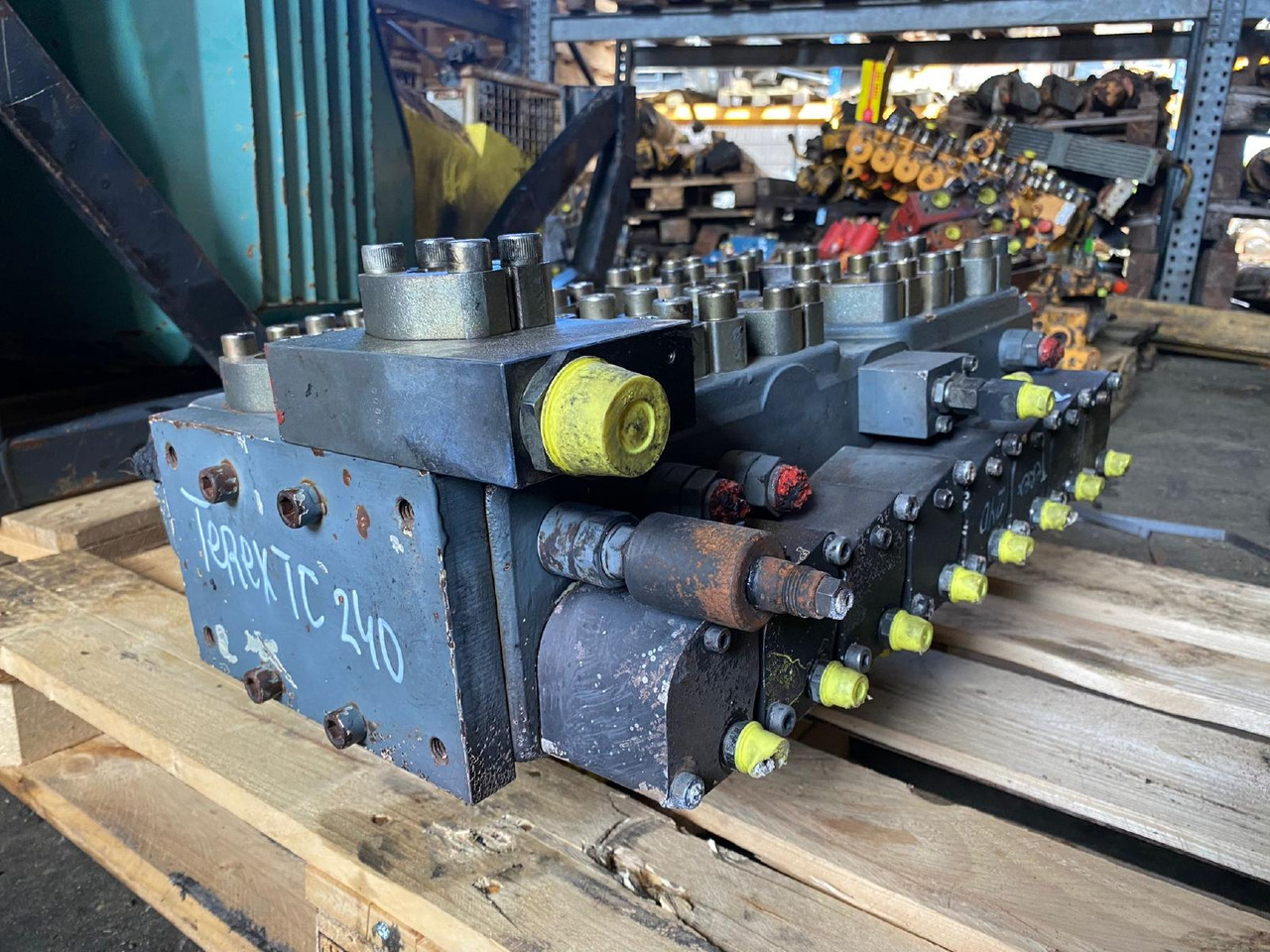Terex TC 240 LC - Hydraulik ventil für Baumaschine: das Bild 4 Terex TC 240 LC - Hydraulik ventil für Baumaschine: das Bild 4