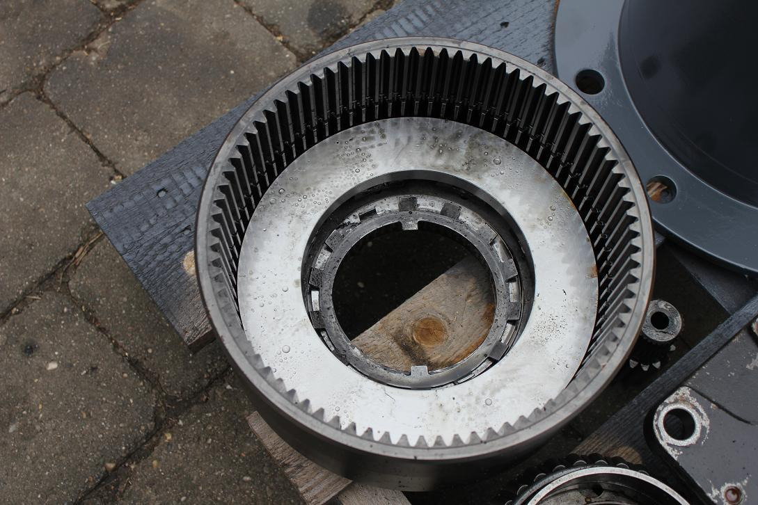 ZF APB-L 775 - Achse und Teile für Baumaschine: das Bild 5 ZF APB-L 775 - Achse und Teile für Baumaschine: das Bild 5