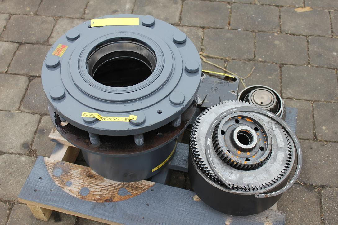 ZF APB-L 775 - Achse und Teile für Baumaschine: das Bild 1 ZF APB-L 775 - Achse und Teile für Baumaschine: das Bild 1