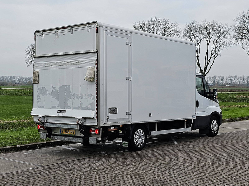Iveco Daily 35S18 AC 3.0 LTR EURO6 - Koffer Transporter: das Bild 3 Iveco Daily 35S18 AC 3.0 LTR EURO6 - Koffer Transporter: das Bild 3