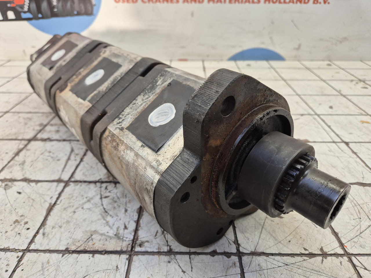 Bosch Bosch 4 way gear pump - Hydraulikpumpe für Kran: das Bild 1 Bosch Bosch 4 way gear pump - Hydraulikpumpe für Kran: das Bild 1