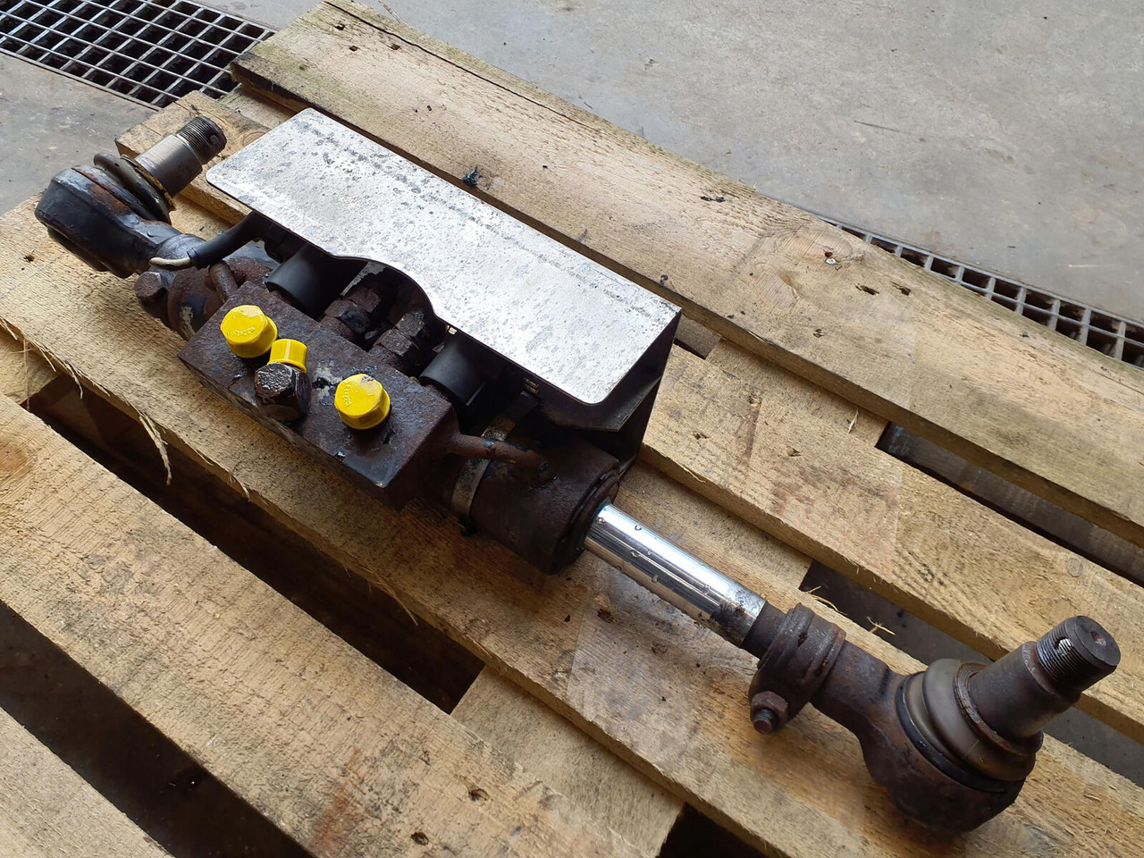 FAUN ATF 45-3 steering cilinder right axle 3 - Hydraulikzylinder für Mobilkran: das Bild 2 FAUN ATF 45-3 steering cilinder right axle 3 - Hydraulikzylinder für Mobilkran: das Bild 2