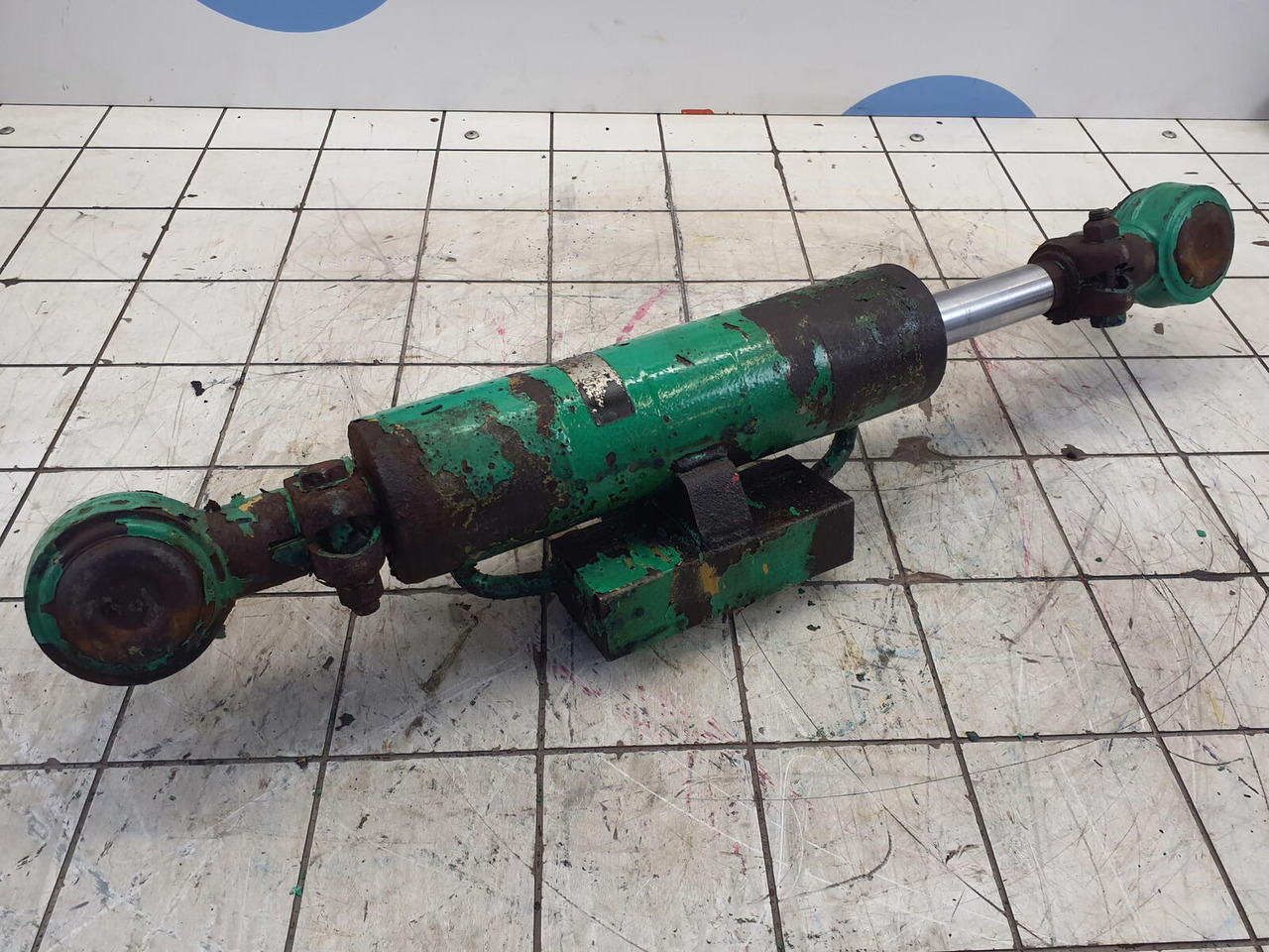 FAUN ATF 60-3 axle 3 steering lock cylinder left side - Hydraulikzylinder für Mobilkran: das Bild 5 FAUN ATF 60-3 axle 3 steering lock cylinder left side - Hydraulikzylinder für Mobilkran: das Bild 5