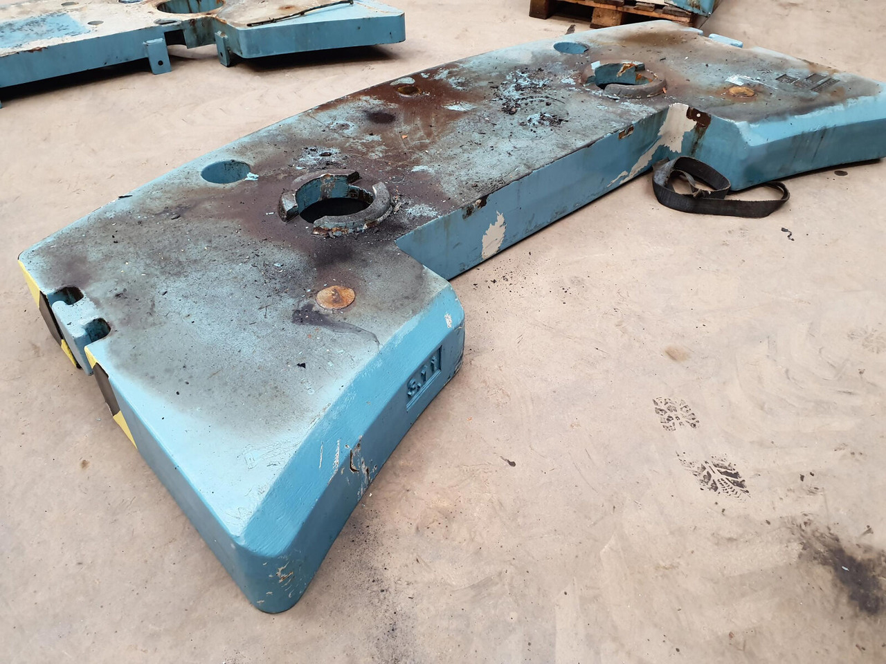 FAUN ATF 60-3 counterweight 3.1 ton - Gegengewicht für Mobilkran: das Bild 4 FAUN ATF 60-3 counterweight 3.1 ton - Gegengewicht für Mobilkran: das Bild 4