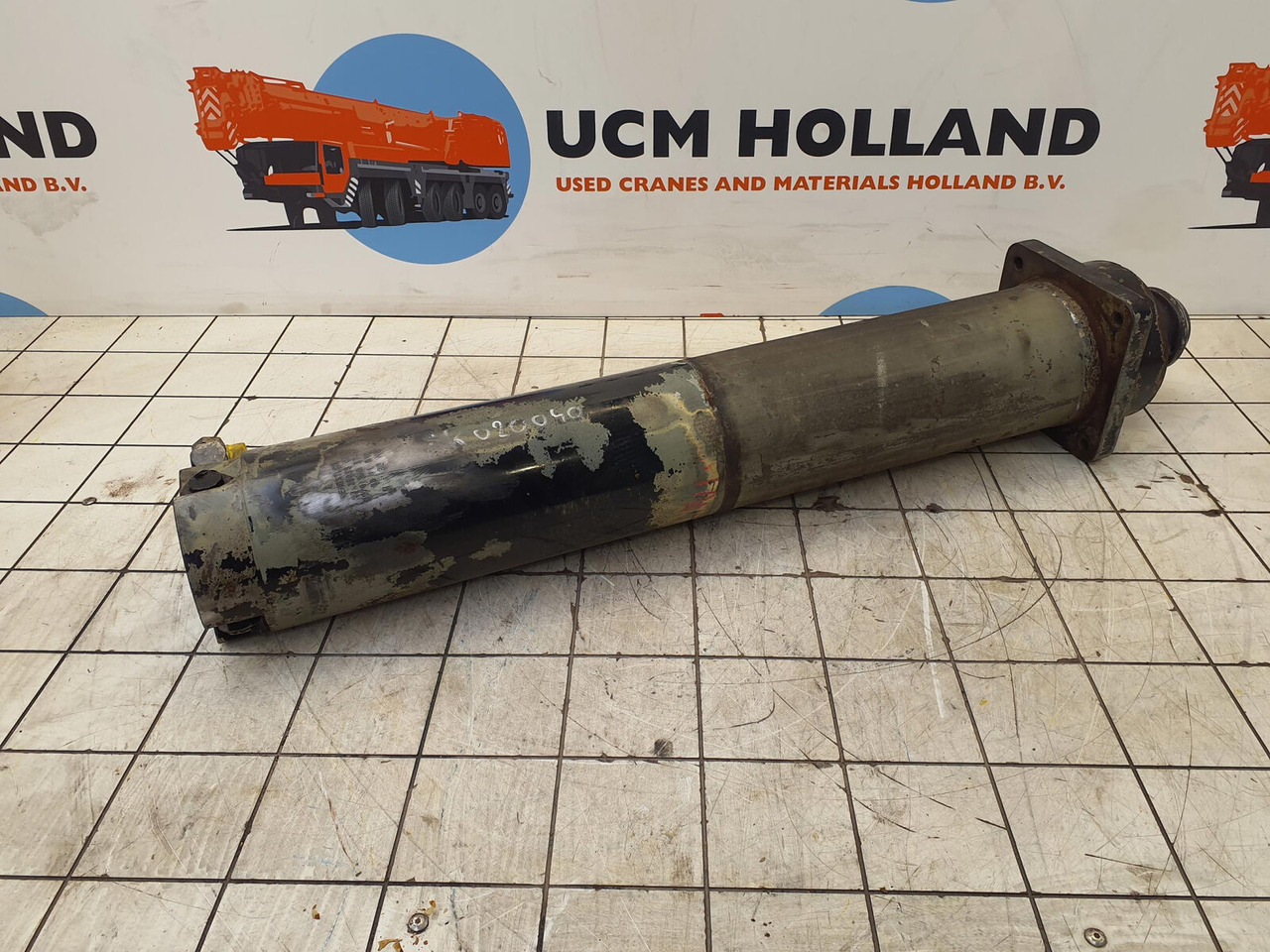 FAUN ATF 60-4 support cylinder rear - Hydraulikzylinder für Kran: das Bild 1 FAUN ATF 60-4 support cylinder rear - Hydraulikzylinder für Kran: das Bild 1