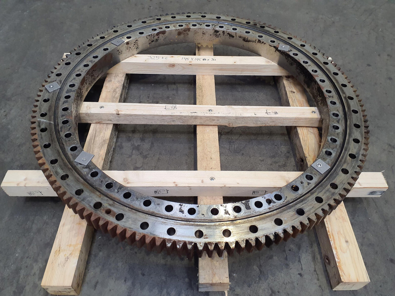 FAUN RTF 25-2 slewing ring - Drehkranz für Mobilkran: das Bild 2 FAUN RTF 25-2 slewing ring - Drehkranz für Mobilkran: das Bild 2