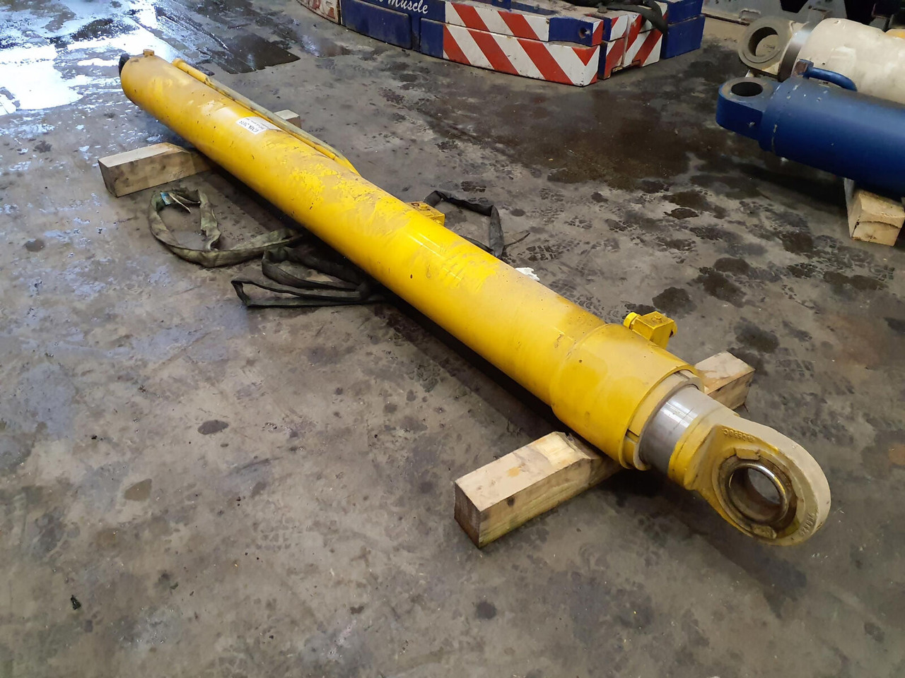Grove GMK 2035 boom cylinder - Hydraulikzylinder für Mobilkran: das Bild 4 Grove GMK 2035 boom cylinder - Hydraulikzylinder für Mobilkran: das Bild 4