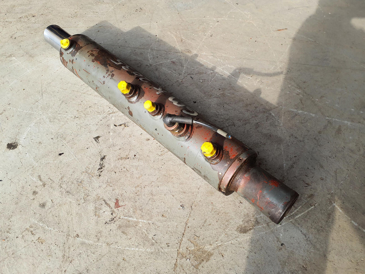 Grove GMK 2035 steering locking cylinder - Hydraulikzylinder für Mobilkran: das Bild 1 Grove GMK 2035 steering locking cylinder - Hydraulikzylinder für Mobilkran: das Bild 1