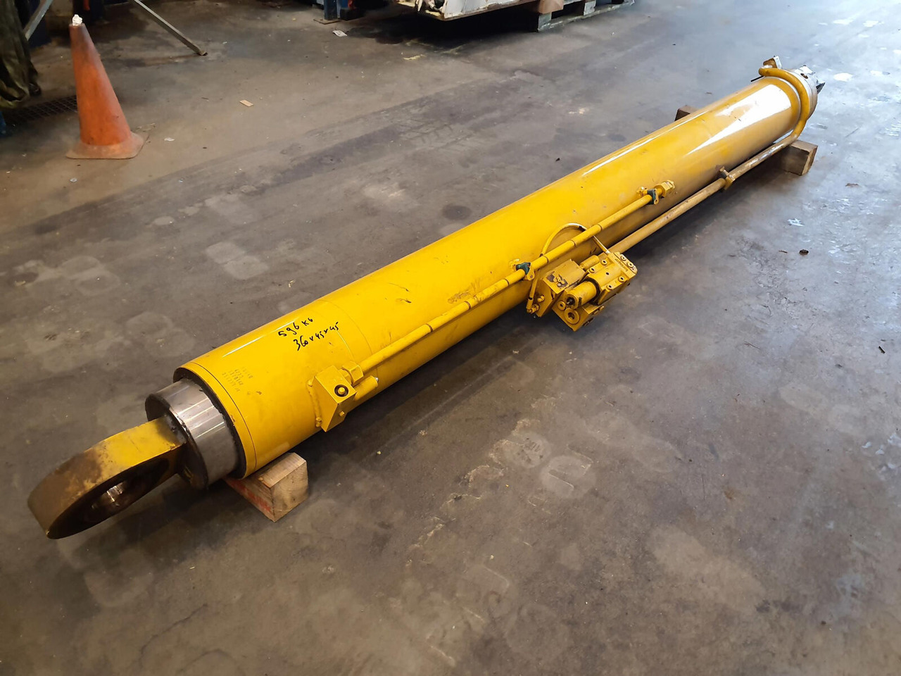 Grove GMK 3050 boom cylinder - Hydraulikzylinder für Mobilkran: das Bild 4 Grove GMK 3050 boom cylinder - Hydraulikzylinder für Mobilkran: das Bild 4