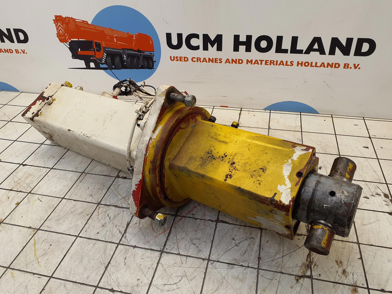 Grove GMK 3050 counterweight cylinder - Hydraulikzylinder für Mobilkran: das Bild 1 Grove GMK 3050 counterweight cylinder - Hydraulikzylinder für Mobilkran: das Bild 1
