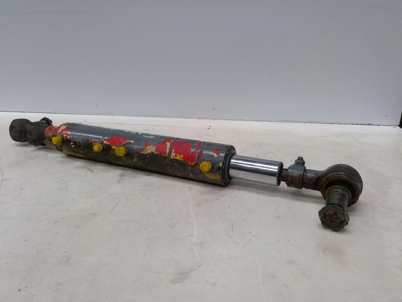 Grove GMK 3050 steering cylinder - Hydraulikzylinder für Mobilkran: das Bild 1 Grove GMK 3050 steering cylinder - Hydraulikzylinder für Mobilkran: das Bild 1