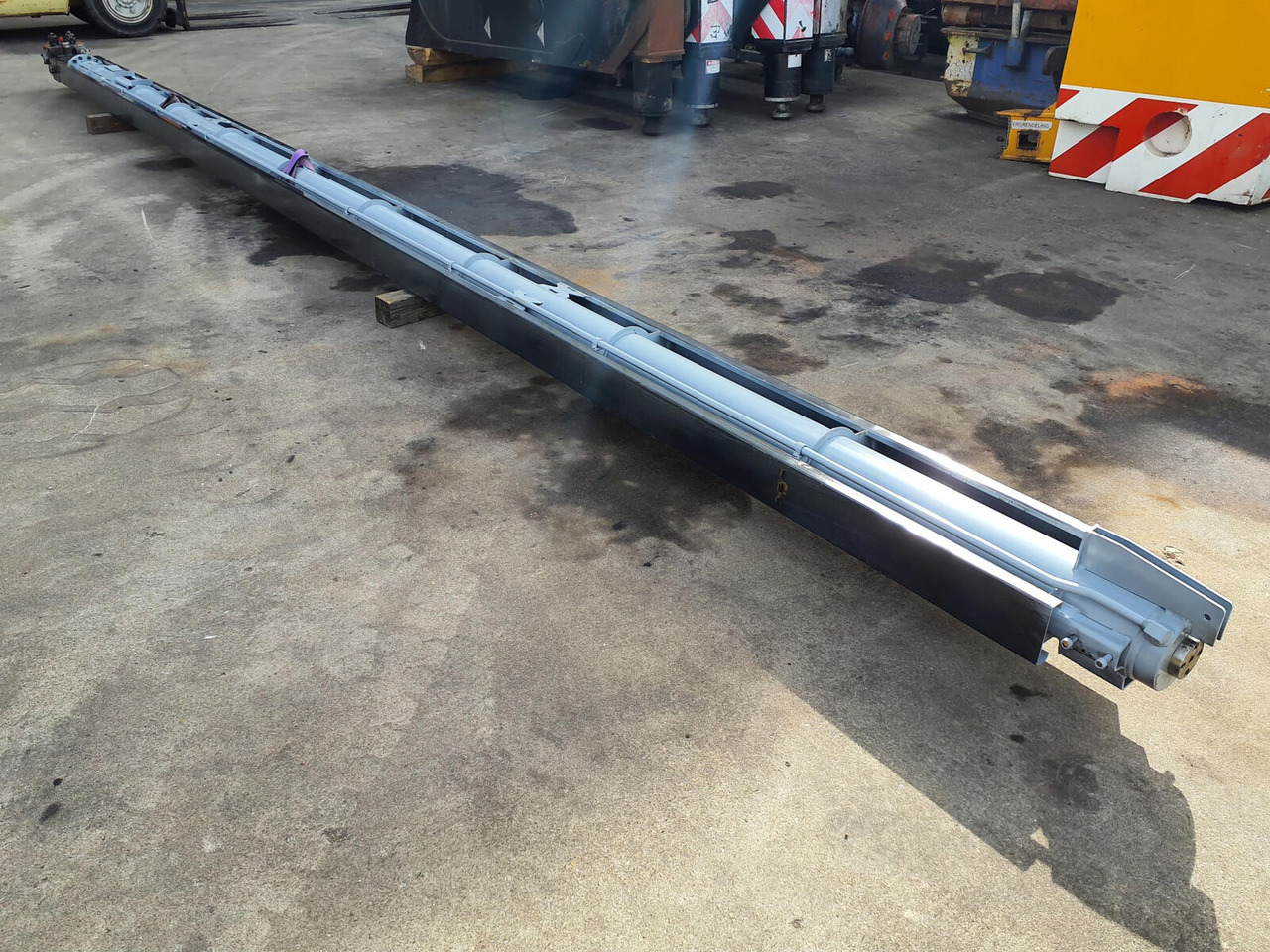 Grove GMK 3055 telescopic cylinder - Hydraulikzylinder für Mobilkran: das Bild 4 Grove GMK 3055 telescopic cylinder - Hydraulikzylinder für Mobilkran: das Bild 4