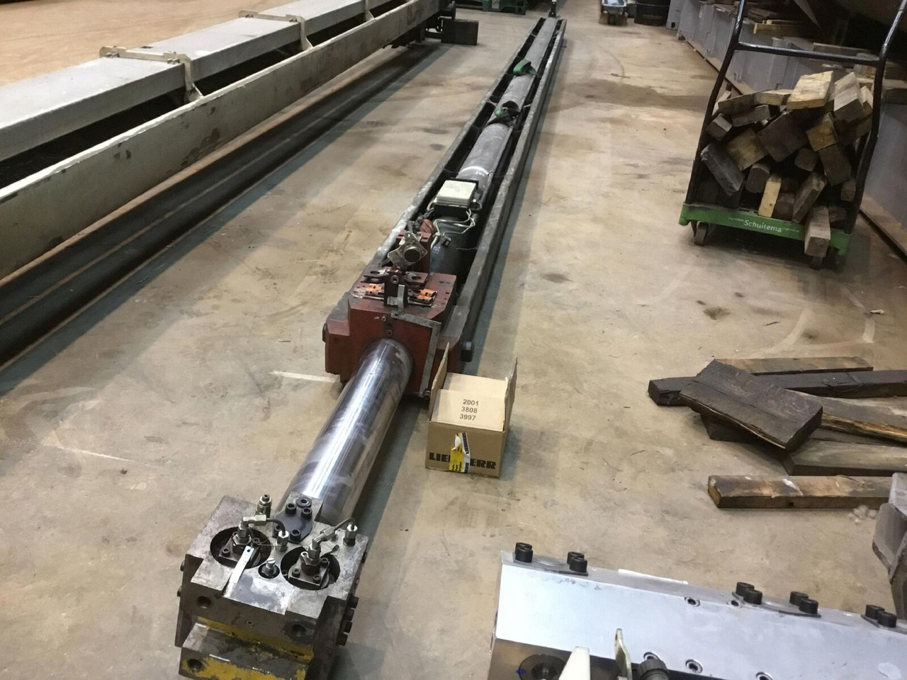 Grove GMK 4075 Telescopic boom cylinder - Hydraulikzylinder für Mobilkran: das Bild 2 Grove GMK 4075 Telescopic boom cylinder - Hydraulikzylinder für Mobilkran: das Bild 2