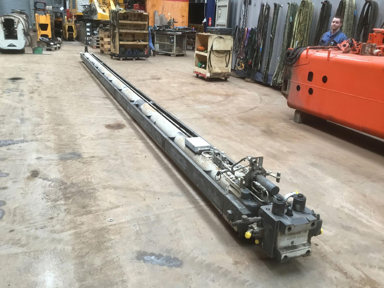 Grove GMK 5220 telescopic cylinder - Hydraulikzylinder für Mobilkran: das Bild 1 Grove GMK 5220 telescopic cylinder - Hydraulikzylinder für Mobilkran: das Bild 1