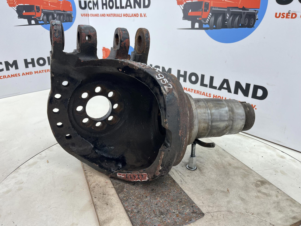 Achsschenkel für Mobilkran Grove GMK Steering knuckle 16 holes: das Bild 6