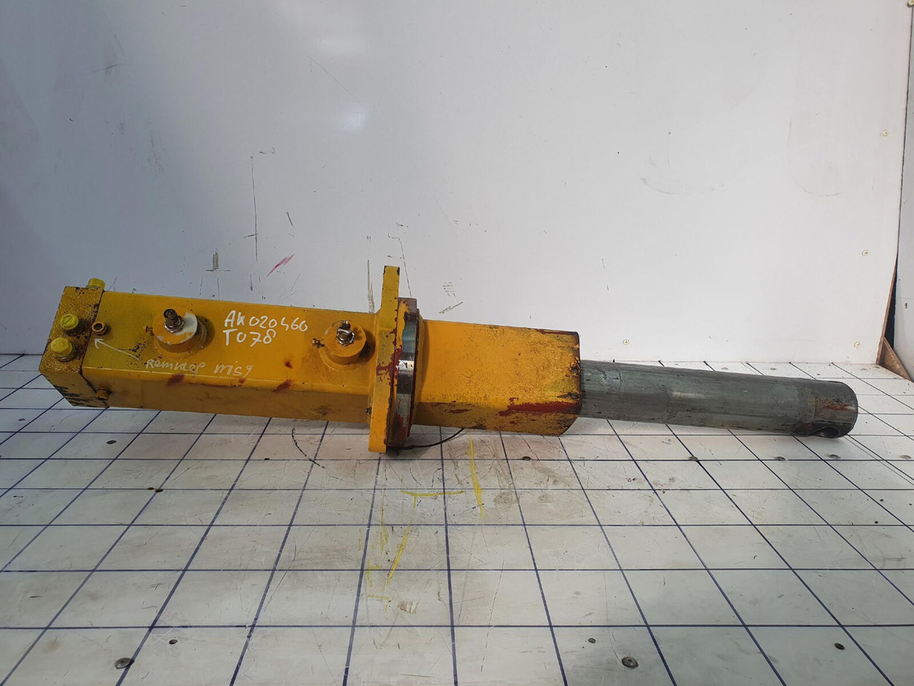 Grove Grove GMK 3050 counterweight cylinder - Hydraulikzylinder für Mobilkran: das Bild 1 Grove Grove GMK 3050 counterweight cylinder - Hydraulikzylinder für Mobilkran: das Bild 1