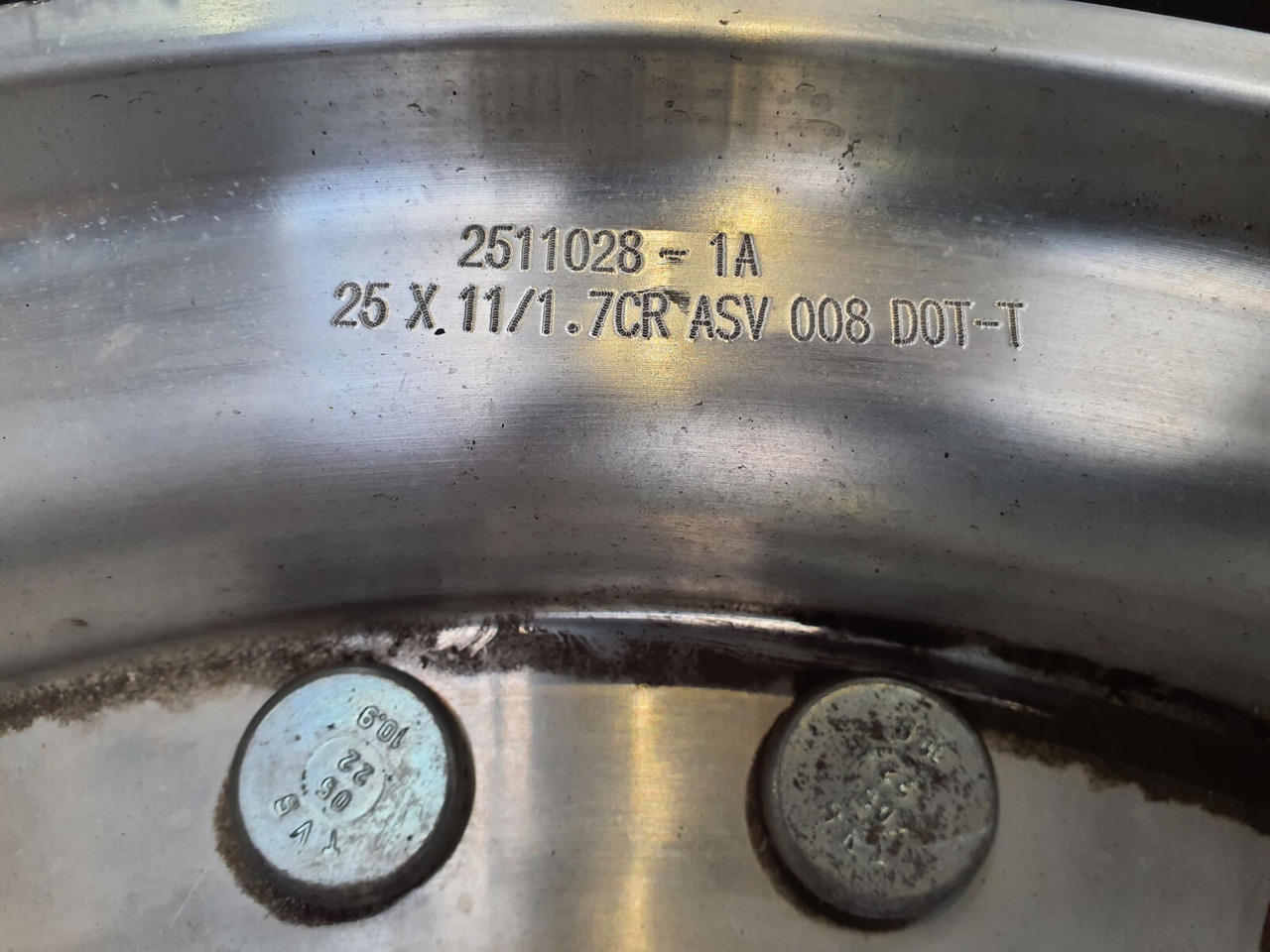 Grove Wheel 445/95R25 12 9 2p alu - Komplettrad für Kran: das Bild 4 Grove Wheel 445/95R25 12 9 2p alu - Komplettrad für Kran: das Bild 4