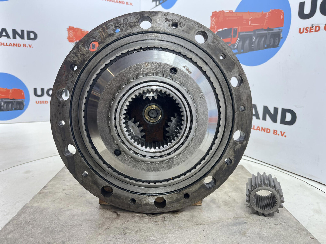 Kessler Planetary gear 17-24-67-32-3pl-H83-42 - Fahrantrieb für Mobilkran: das Bild 5 Kessler Planetary gear 17-24-67-32-3pl-H83-42 - Fahrantrieb für Mobilkran: das Bild 5