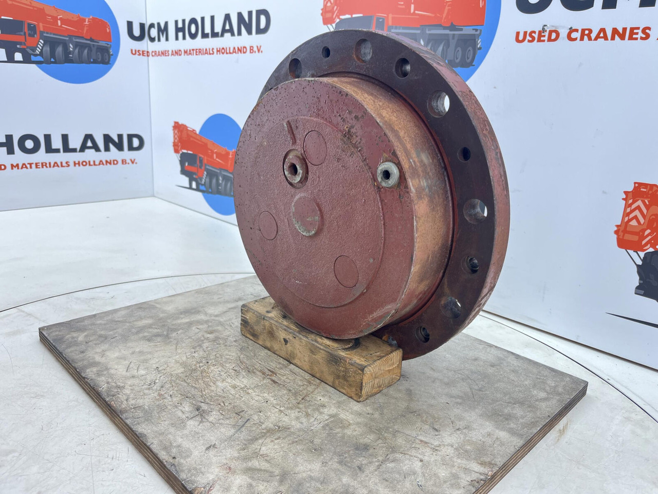 Kessler Planetary gear 17-24-67-32-3pl-H83-42 - Fahrantrieb für Mobilkran: das Bild 2 Kessler Planetary gear 17-24-67-32-3pl-H83-42 - Fahrantrieb für Mobilkran: das Bild 2