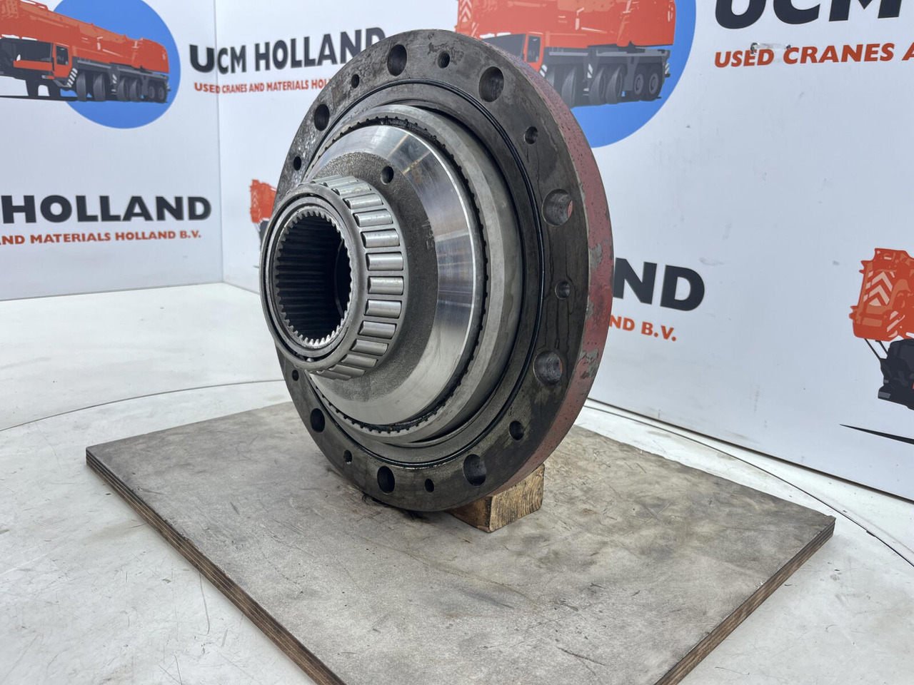 Kessler Planetary gear 17-24-67-32-3pl-H83-42 - Fahrantrieb für Mobilkran: das Bild 3 Kessler Planetary gear 17-24-67-32-3pl-H83-42 - Fahrantrieb für Mobilkran: das Bild 3