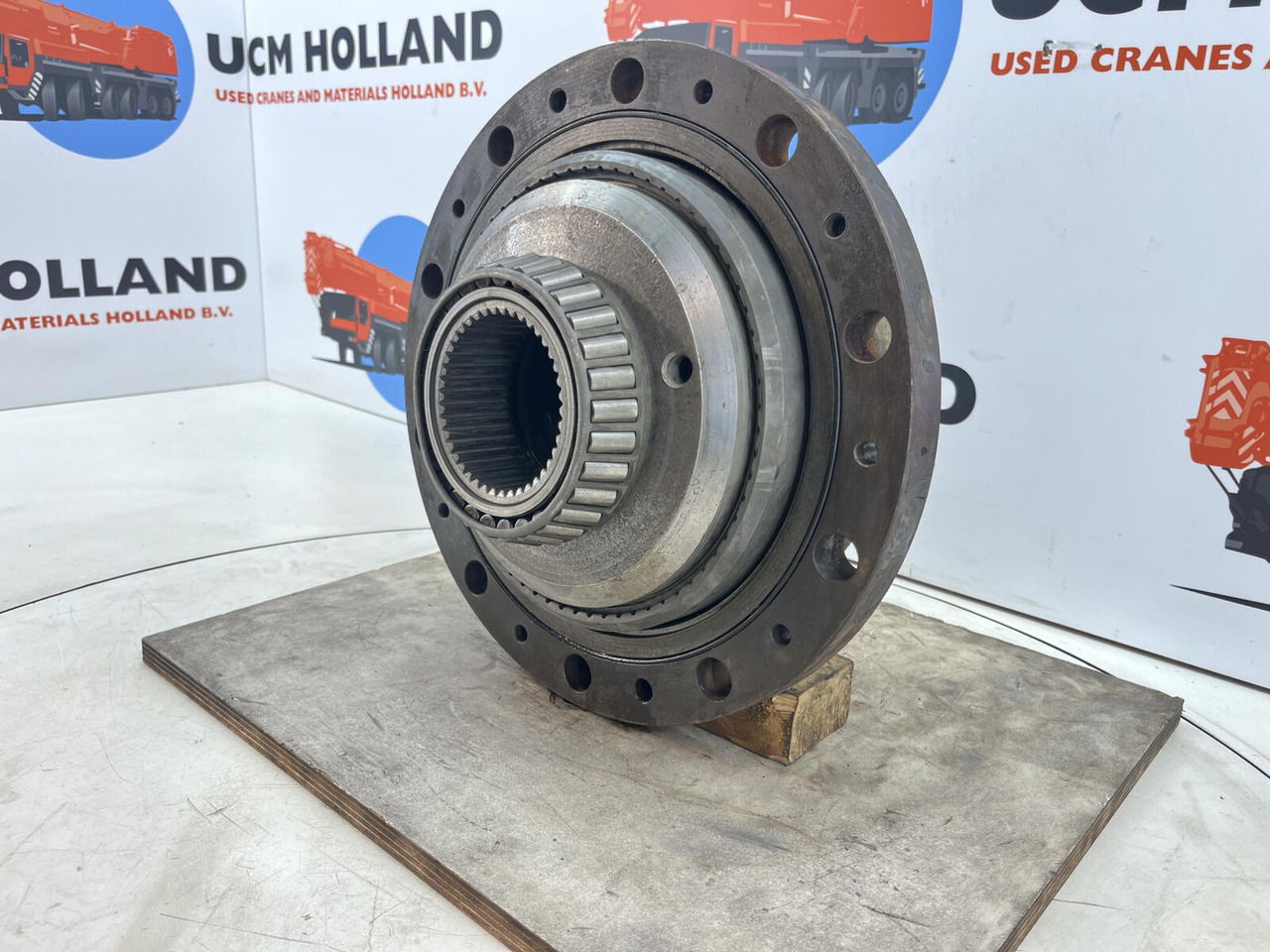 Kessler Planetary gear 17-24-67-32-3pl-H83-42 - Fahrantrieb für Mobilkran: das Bild 3 Kessler Planetary gear 17-24-67-32-3pl-H83-42 - Fahrantrieb für Mobilkran: das Bild 3