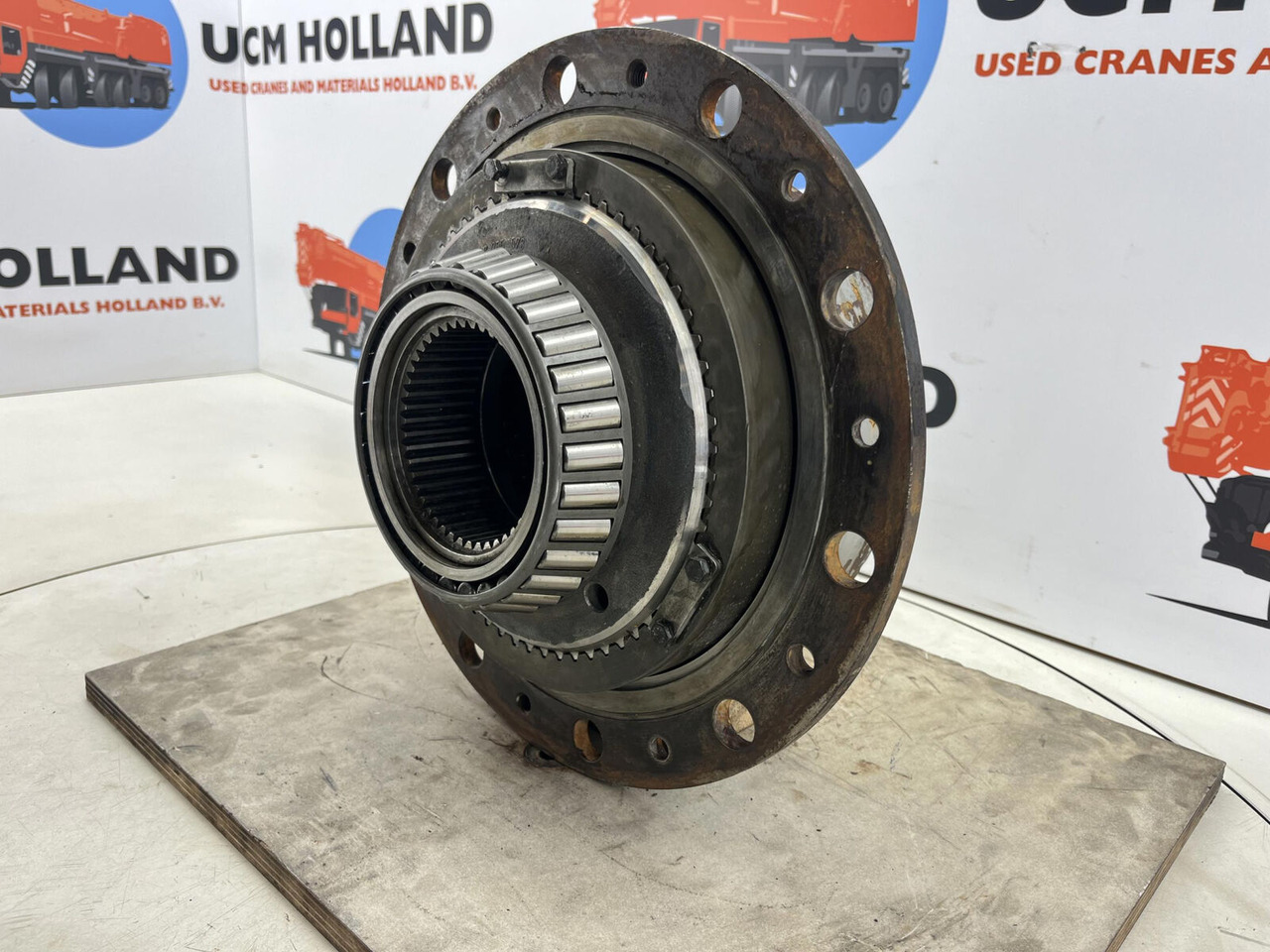 Kessler Planetary gear 31-15-62-40-3pl-H84-46 - Schwenkmotor für Kran: das Bild 3 Kessler Planetary gear 31-15-62-40-3pl-H84-46 - Schwenkmotor für Kran: das Bild 3