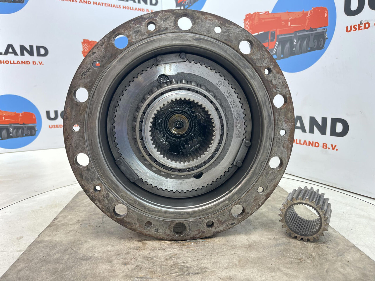 Kessler planetary gear 22-25-74-40-4pl-H172-46 - Fahrantrieb für Kran: das Bild 5 Kessler planetary gear 22-25-74-40-4pl-H172-46 - Fahrantrieb für Kran: das Bild 5