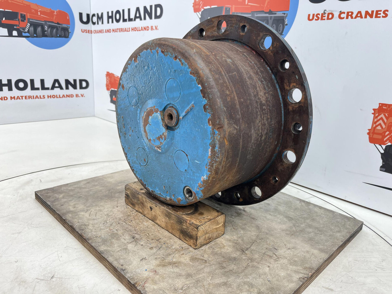 Kessler planetary gear 22-25-74-40-4pl-H172-46 - Fahrantrieb für Kran: das Bild 2 Kessler planetary gear 22-25-74-40-4pl-H172-46 - Fahrantrieb für Kran: das Bild 2