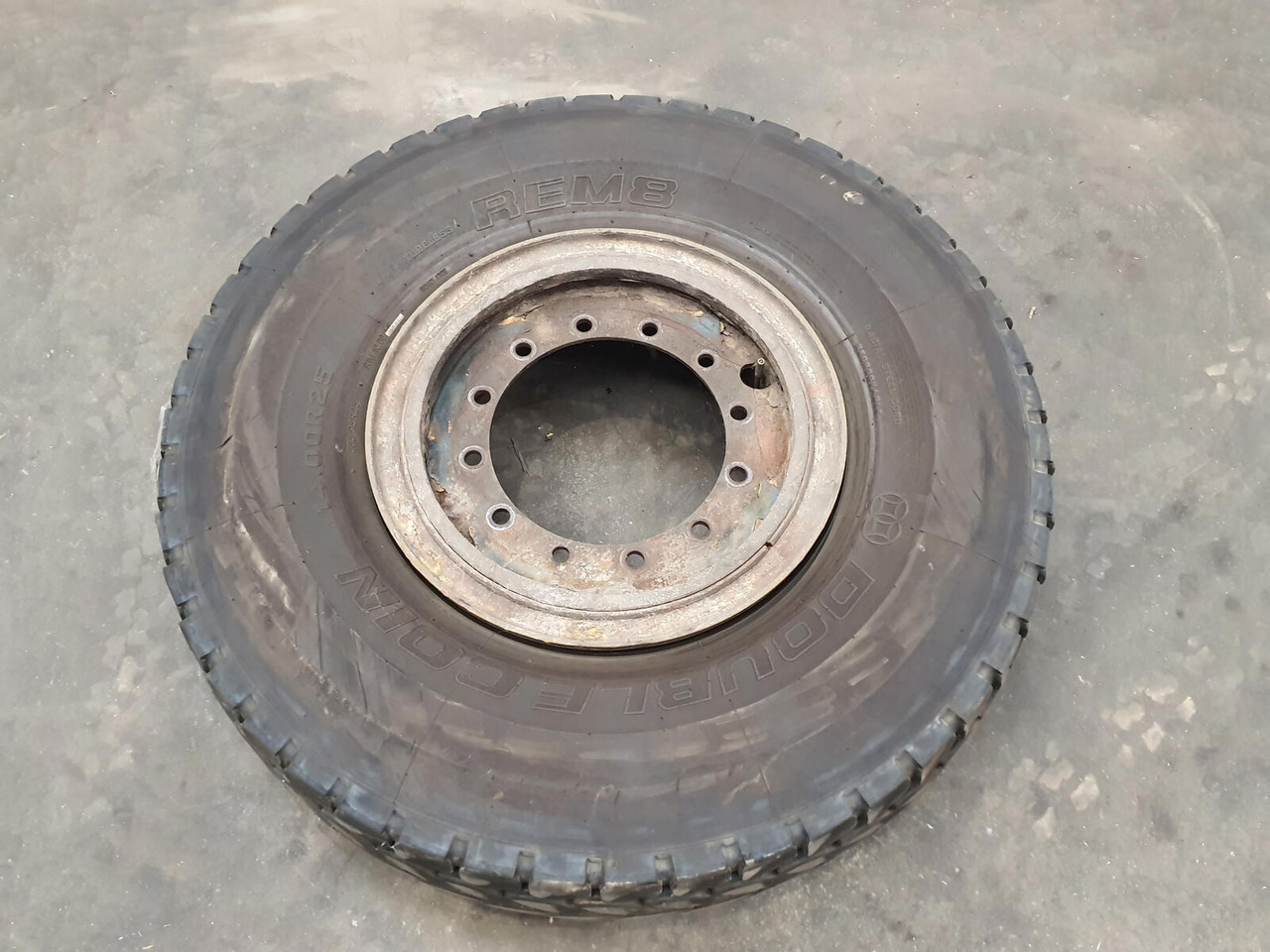 Krupp Wheel 385/95R25 12 5.4 3p - Komplettrad für Kran: das Bild 1 Krupp Wheel 385/95R25 12 5.4 3p - Komplettrad für Kran: das Bild 1
