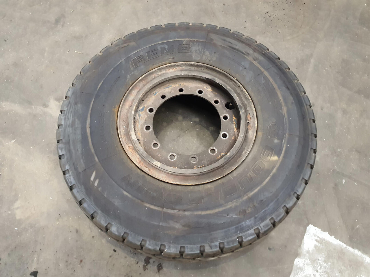 Krupp Wheel 385/95R25 12 5.4 3p - Komplettrad für Kran: das Bild 1 Krupp Wheel 385/95R25 12 5.4 3p - Komplettrad für Kran: das Bild 1