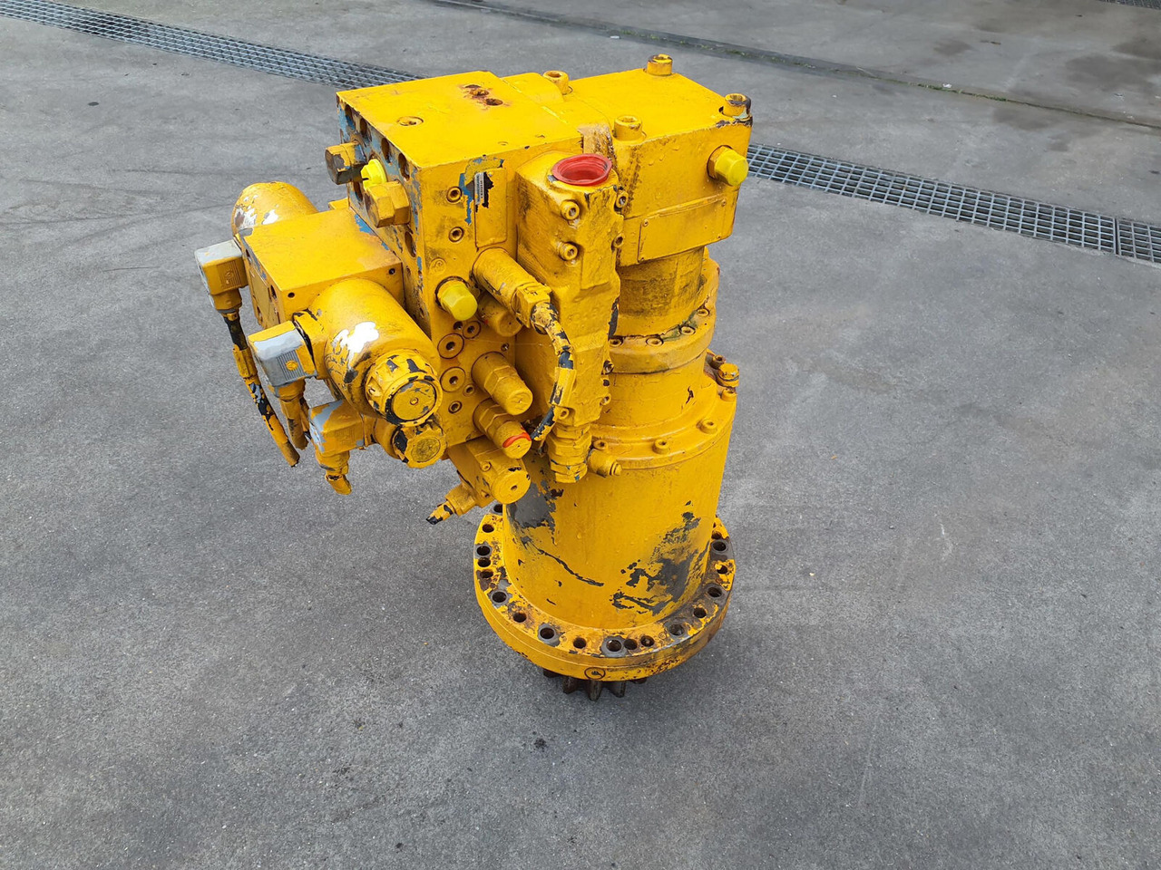 Liebherr LTM 1050-1 Slewing gear - Schwenkmotor für Mobilkran: das Bild 2 Liebherr LTM 1050-1 Slewing gear - Schwenkmotor für Mobilkran: das Bild 2