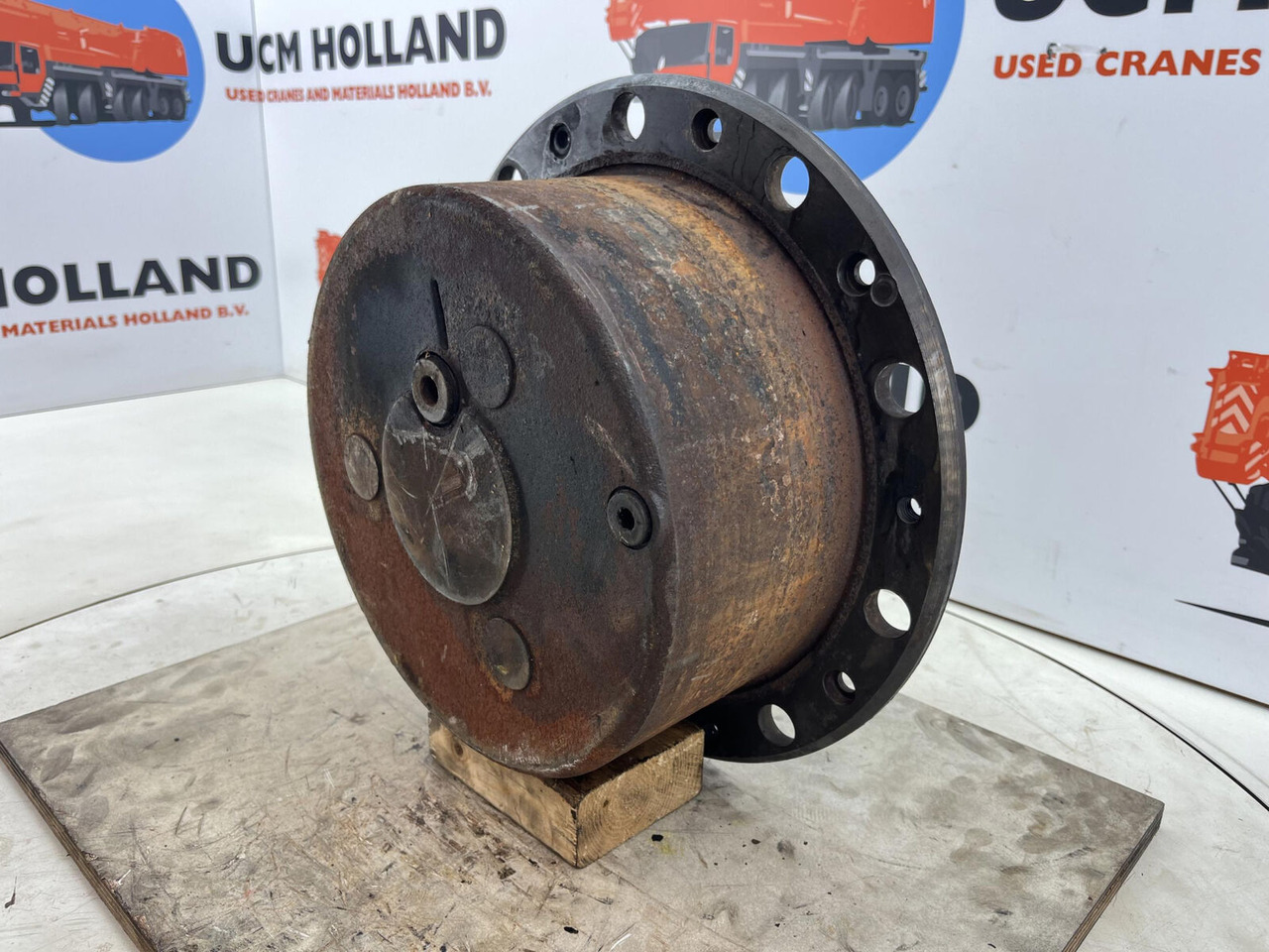 Liebherr LTM 1080 planetary gear 22-25-74-40-3pl-H135-46 - Fahrantrieb für Kran: das Bild 2 Liebherr LTM 1080 planetary gear 22-25-74-40-3pl-H135-46 - Fahrantrieb für Kran: das Bild 2