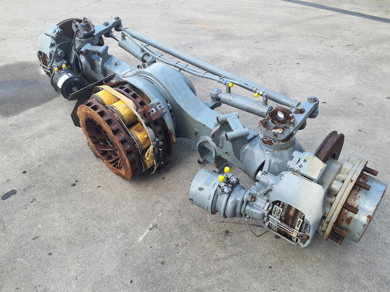 Liebherr LTM 1130-5.1 axle 5 - Achse und Teile für Mobilkran: das Bild 1 Liebherr LTM 1130-5.1 axle 5 - Achse und Teile für Mobilkran: das Bild 1