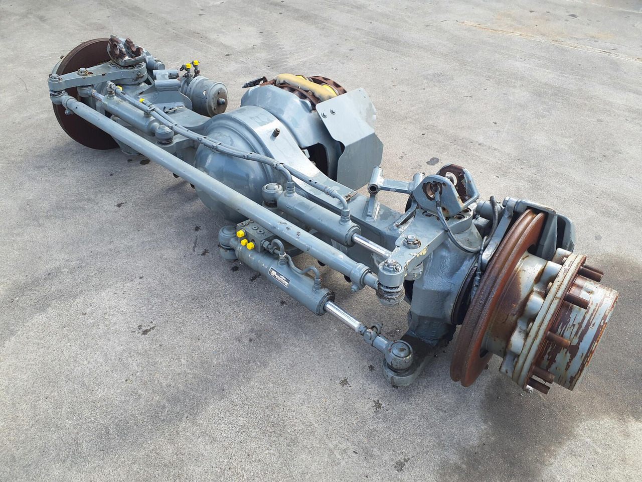 Liebherr LTM 1130-5.1 axle 5 - Achse und Teile für Mobilkran: das Bild 3 Liebherr LTM 1130-5.1 axle 5 - Achse und Teile für Mobilkran: das Bild 3