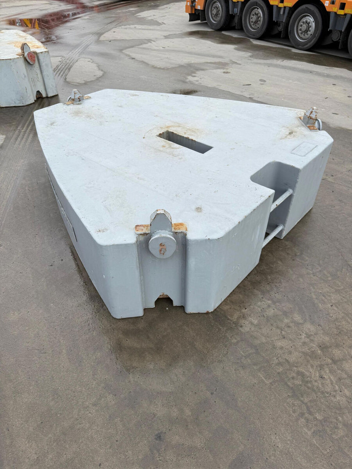 Liebherr LTM /LR counterweight 10T - Gegengewicht für Mobilkran: das Bild 1 Liebherr LTM /LR counterweight 10T - Gegengewicht für Mobilkran: das Bild 1