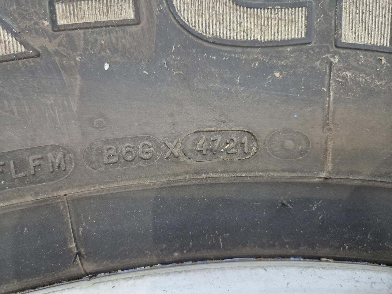 Michelin Wheel 445/95R25 10 12 1p - Komplettrad für Kran: das Bild 4 Michelin Wheel 445/95R25 10 12 1p - Komplettrad für Kran: das Bild 4