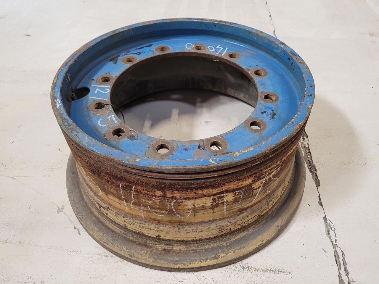 Rim 385/95R25 12 5 3p - Felge für Kran: das Bild 1 Rim 385/95R25 12 5 3p - Felge für Kran: das Bild 1