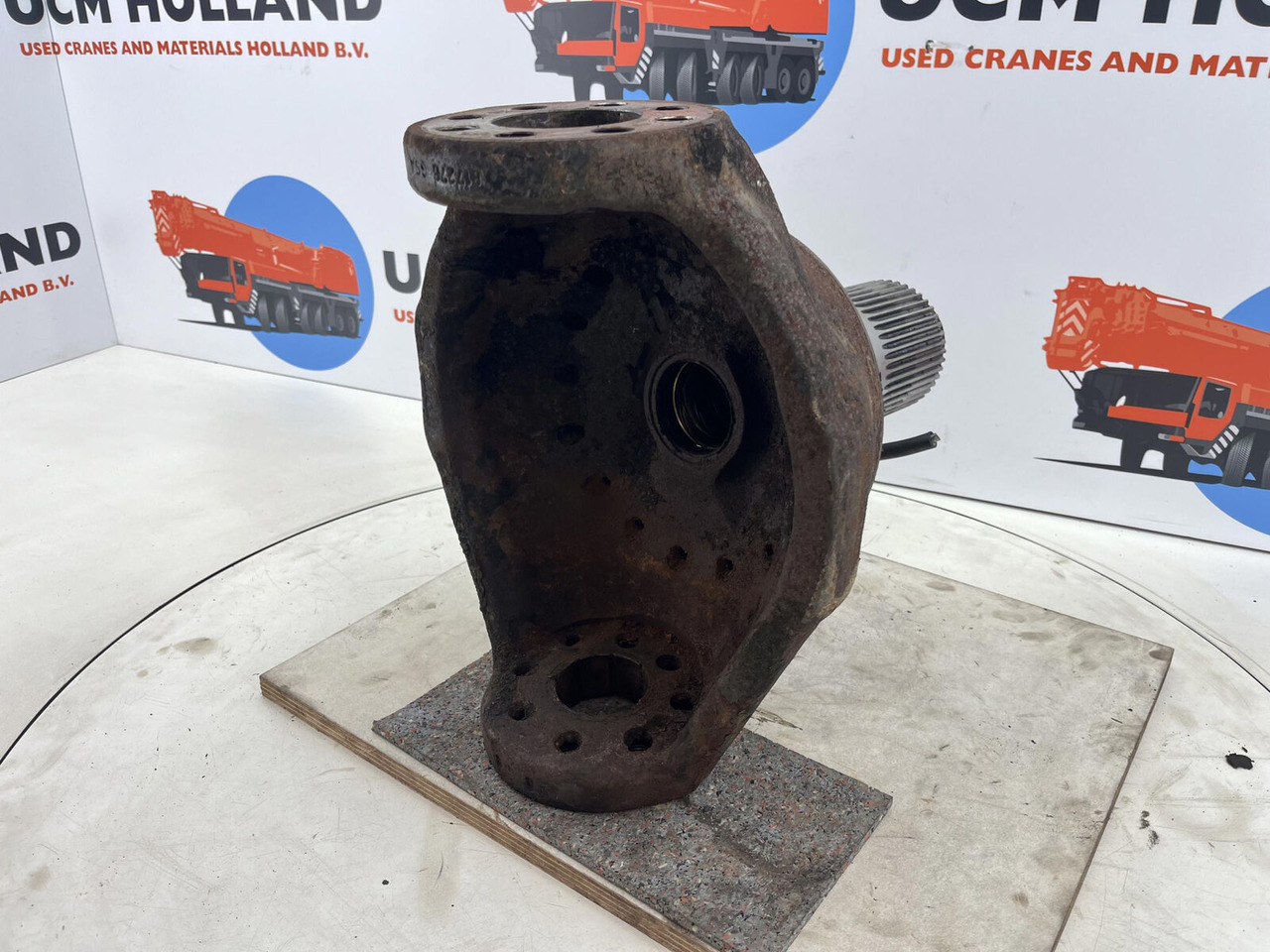 Terex AC 155 steering knuckle 16 holes axle 3 - Achsschenkel für Mobilkran: das Bild 4 Terex AC 155 steering knuckle 16 holes axle 3 - Achsschenkel für Mobilkran: das Bild 4