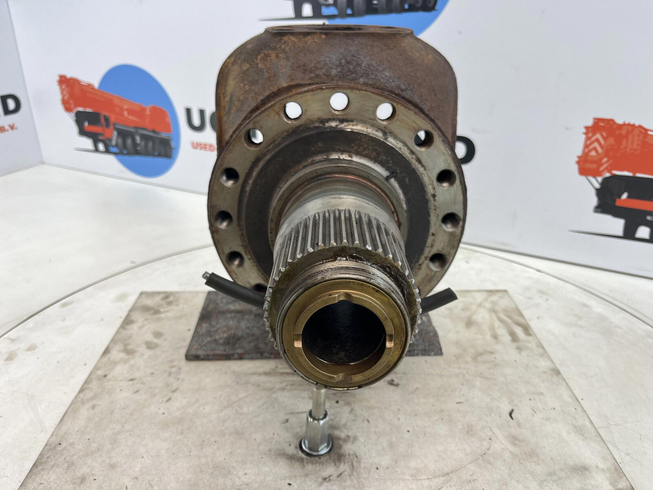 Terex AC 25 Steering knuckle 16 holes axle 2 - Achsschenkel für Mobilkran: das Bild 2 Terex AC 25 Steering knuckle 16 holes axle 2 - Achsschenkel für Mobilkran: das Bild 2