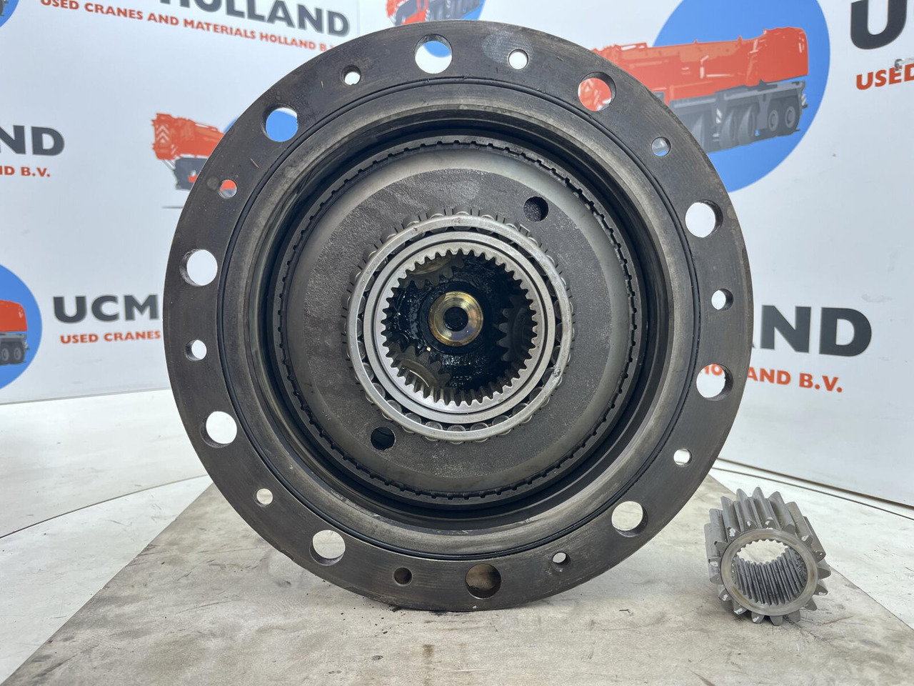 Terex AC 50 planetary gear 17-24-67-32-3pl-H135-42 - Fahrantrieb für Mobilkran: das Bild 5 Terex AC 50 planetary gear 17-24-67-32-3pl-H135-42 - Fahrantrieb für Mobilkran: das Bild 5