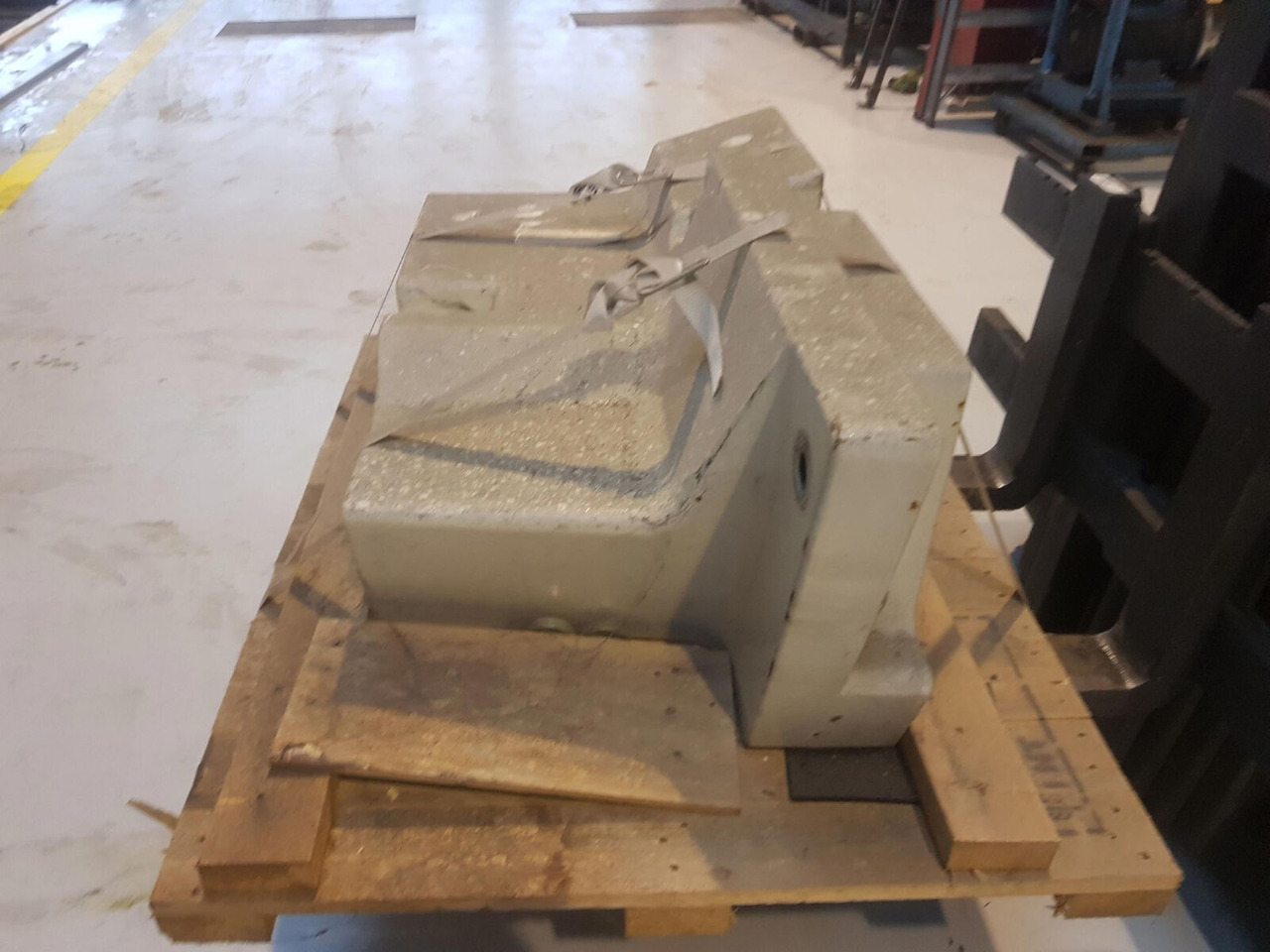 Terex Terex Challenger 4200 counterweight 1,4 ton - Gegengewicht für Mobilkran: das Bild 5 Terex Terex Challenger 4200 counterweight 1,4 ton - Gegengewicht für Mobilkran: das Bild 5