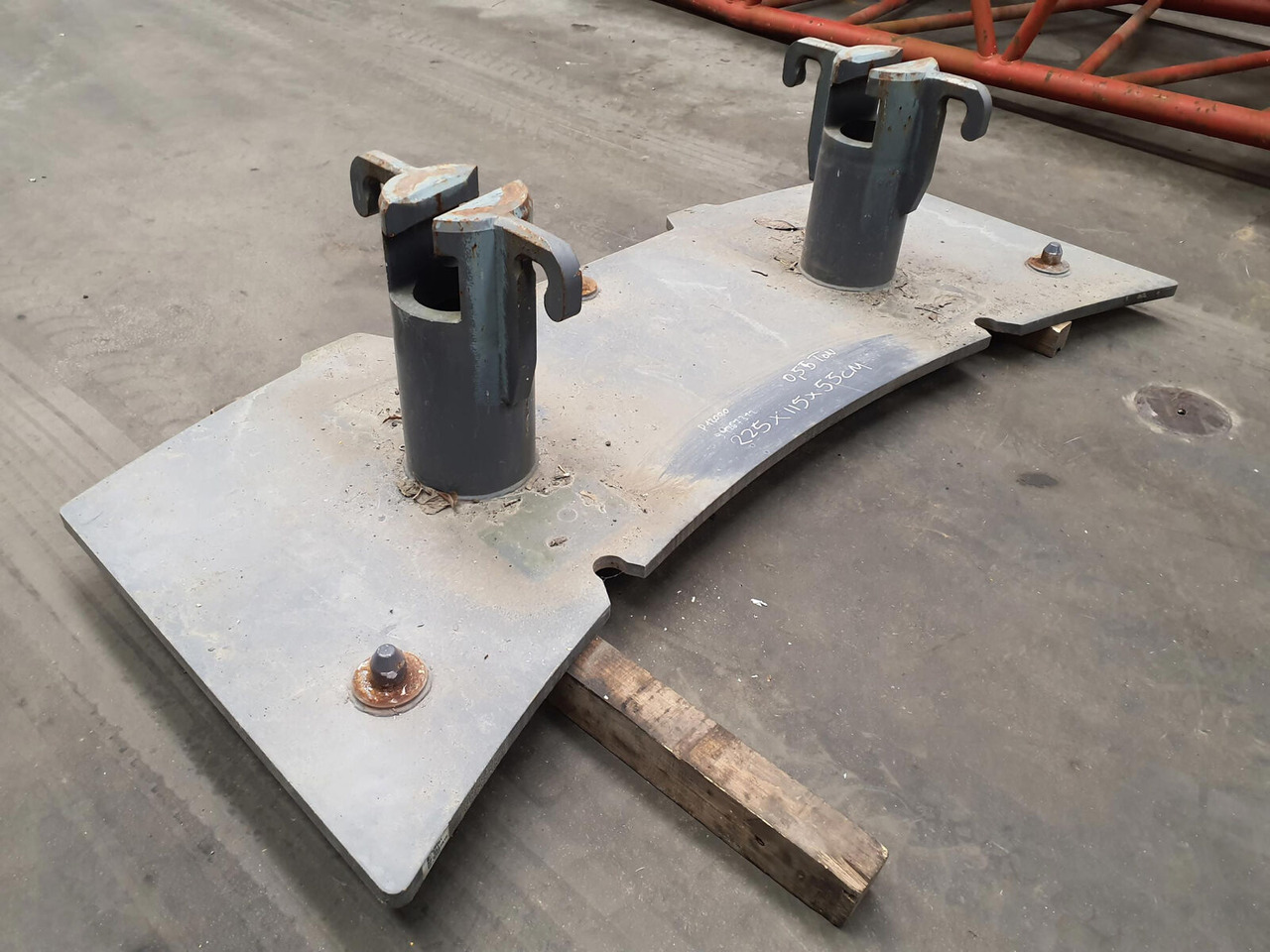 Terex Terex Demag Challenger 4200 counterweight 0.55 Ton - Gegengewicht für Mobilkran: das Bild 1 Terex Terex Demag Challenger 4200 counterweight 0.55 Ton - Gegengewicht für Mobilkran: das Bild 1